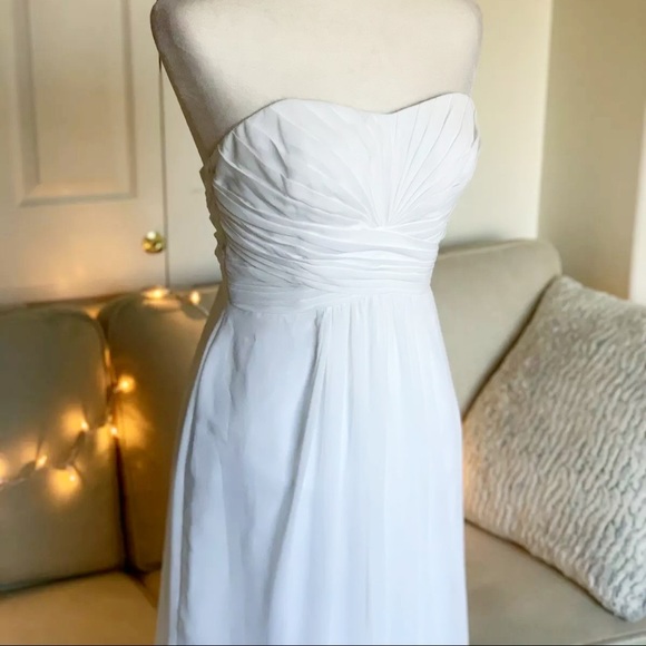 NWOT DB Studio Wedding Dress 4 NEW without tags! Zipper works! Beautiful dress! - Picture 3 of 10